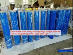 Selbstklebendes Verkehrssicherheitszeichen Hochfestigkeit reflektierendes Filmblatt/reflektierendes Vinyl-Straßenzeichen