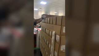 So schneiden und verpacken Sie selbstklebende Vinylaufkleber (SAV).